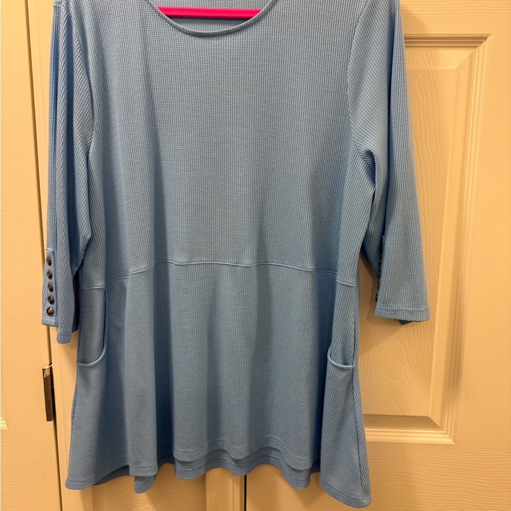 Stylish Blue Women's Tunic with Button Detail